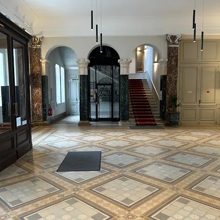 Dans Ancien Palace Le Bernascon Lägenhet *