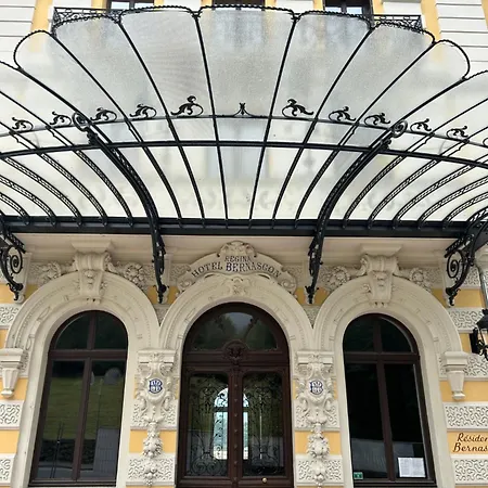 Dans Ancien Palace Le Bernascon * Aix-les-Bains